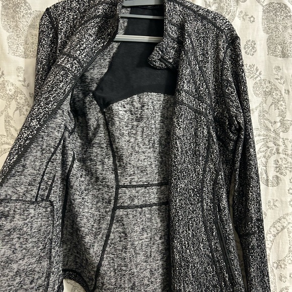 Lululemon Define Jacket - Picture 2 of 4